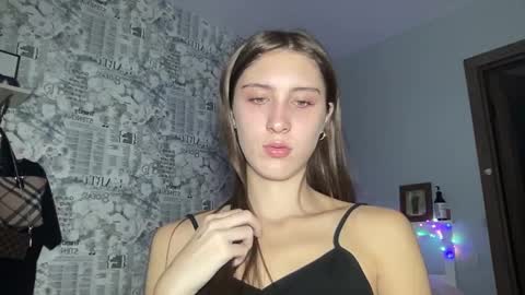 Snapshot of pussygir007 chatting on 6, 1, 2025 pussygirl007 online show from 6, 1, 2025