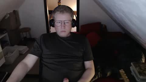 Snapshot of pussylovercb chatting on 16, 4, 2026 pussylovercb online show from 16, 4, 2026