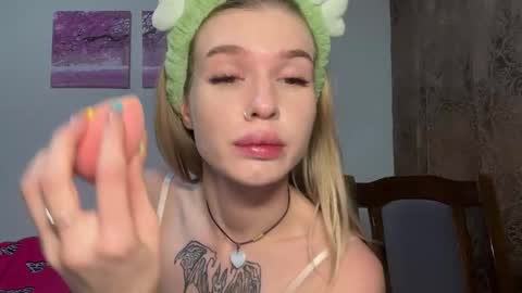 Snapshot of pussymoneywet chatting on 21, 9, 2025 Lina online show from 21, 9, 2025