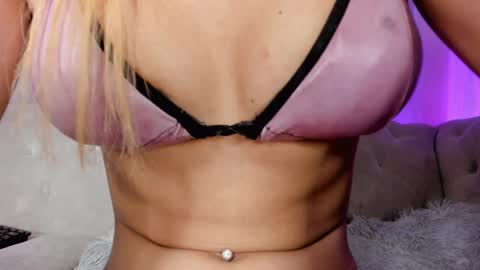 Snapshot of putinna chatting on 22, 1, 2025 Pau Manchita online show from 22, 1, 2025