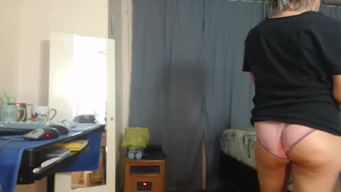 Snapshot of putiputi4u chatting on 13, 4, 2026 putiputi4u online show from 13, 4, 2026