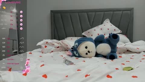 Snapshot of qimiqo chatting on 8, 10, 2025 Kimi online show from 8, 10, 2025