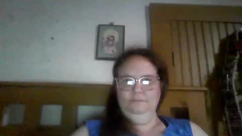 Snapshot of queen211869 chatting on 17, 12, 2025 Queenjenny online show from 17, 12, 2025