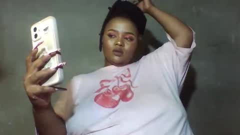 Snapshot of queen2302 chatting on 2, 5, 2026 queen2302 online show from 2, 5, 2026