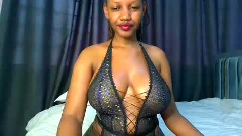 Snapshot of queen321850 chatting on 25, 7, 2026 queen321850 online show from 25, 7, 2026