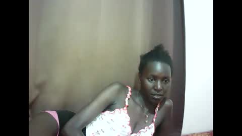 Snapshot of queen_0012 chatting on 12, 4, 2026 asher online show from 12, 4, 2026