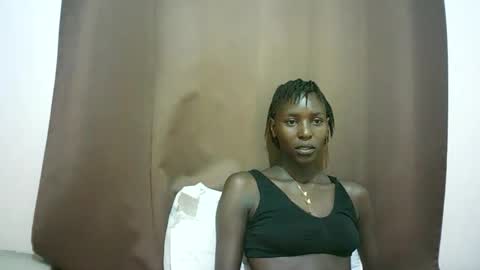 Snapshot of queen_0012 chatting on 19, 4, 2026 asher online show from 19, 4, 2026
