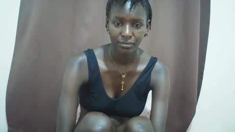 Snapshot of queen_0012 chatting on 27, 4, 2026 asher online show from 27, 4, 2026
