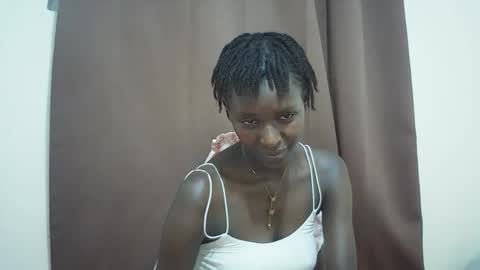Snapshot of queen_0012 chatting on 29, 4, 2026 asher online show from 29, 4, 2026