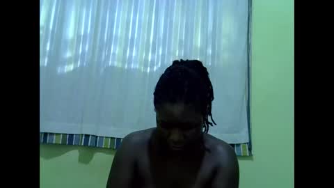 Snapshot of queen_diva01 chatting on 28, 4, 2026 queen_diva01 online show from 28, 4, 2026