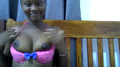 Snapshot of queen_diveer chatting on 19, 9, 2025 queen_diveer online show from 19, 9, 2025