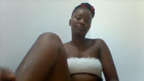 Snapshot of queen_diveer chatting on 13, 10, 2025 queen_diveer online show from 13, 10, 2025
