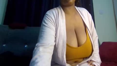 Snapshot of queen_doli chatting on 26, 3, 2026 queen_doli online show from 26, 3, 2026