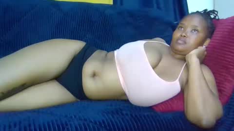 Snapshot of queen_doli chatting on 24, 4, 2026 queen_doli online show from 24, 4, 2026