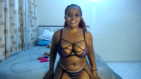 Snapshot of queen_doly chatting on 6, 7, 2026 QUEEN DOLY online show from 6, 7, 2026