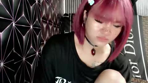 Snapshot of queen_elicktra chatting on 22, 4, 2026 JOY online show from 22, 4, 2026