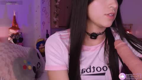 Snapshot of queen_gummy chatting on 9, 10, 2025 saloo online show from 9, 10, 2025