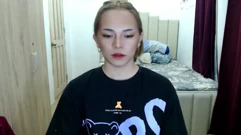 Snapshot of queen_heart0 chatting on 15, 3, 2026 shawny online show from 15, 3, 2026