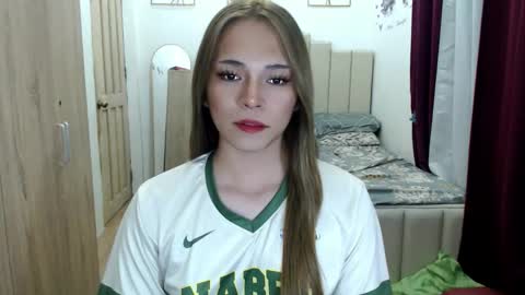 Snapshot of queen_heart0 chatting on 6, 4, 2026 shawny online show from 6, 4, 2026