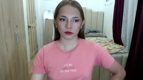 Snapshot of queen_heart0 chatting on 13, 4, 2026 shawny online show from 13, 4, 2026