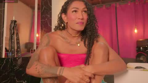 Snapshot of queen_kamil chatting on 20, 5, 2026 queen_kamil online show from 20, 5, 2026
