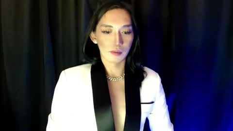 Snapshot of queen_lucifer chatting on 6, 11, 2025 Queen Lucifer online show from 6, 11, 2025