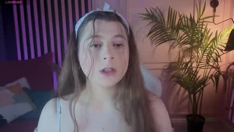 Snapshot of queen_michelle_ chatting on 29, 9, 2025 Michelle online show from 29, 9, 2025