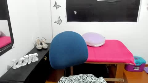 Snapshot of queen_natttyy chatting on 29, 1, 2025 queen_natttyy online show from 29, 1, 2025