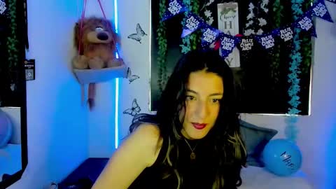 Snapshot of queen_natttyy chatting on 3, 3, 2026 queen_natttyy online show from 3, 3, 2026