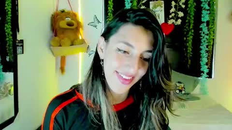 Snapshot of queen_natttyy chatting on 12, 3, 2026 queen_natttyy online show from 12, 3, 2026