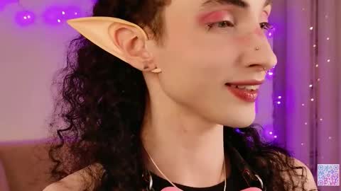 Snapshot of queen_of_tease chatting on 18, 3, 2026 queen_of_tease online show from 18, 3, 2026