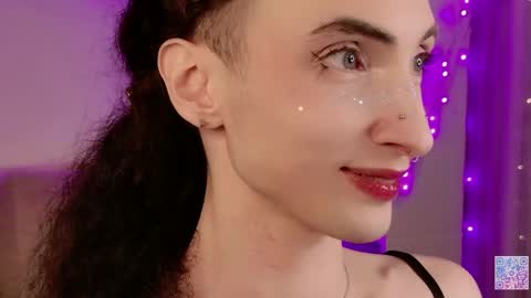 Snapshot of queen_of_tease chatting on 18, 4, 2026 queen_of_tease online show from 18, 4, 2026