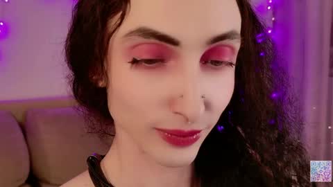 Snapshot of queen_of_tease chatting on 23, 4, 2026 queen_of_tease online show from 23, 4, 2026