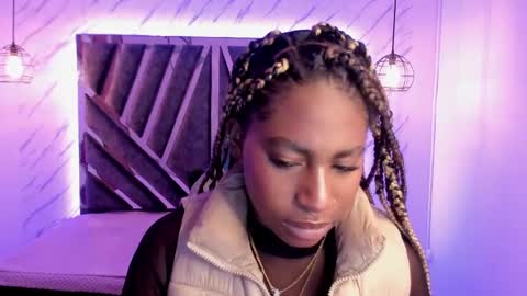 Snapshot of queen_perla_ chatting on 22, 12, 2024 online show from 22, 12, 2024