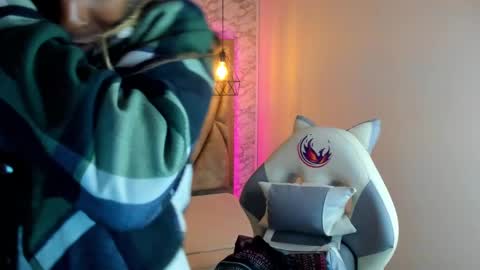 Snapshot of queen_perla_ chatting on 15, 1, 2025 online show from 15, 1, 2025