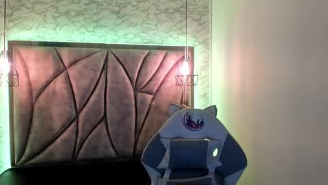 Snapshot of queen_perla_ chatting on 19, 1, 2025 online show from 19, 1, 2025