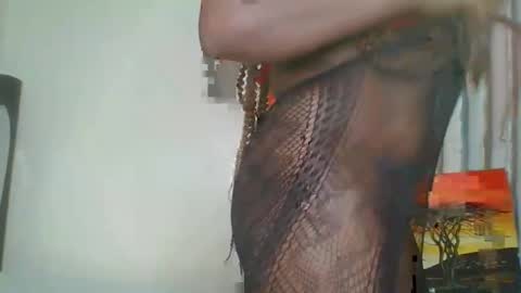 Snapshot of queen_wow2 chatting on 15, 4, 2026 queen online show from 15, 4, 2026