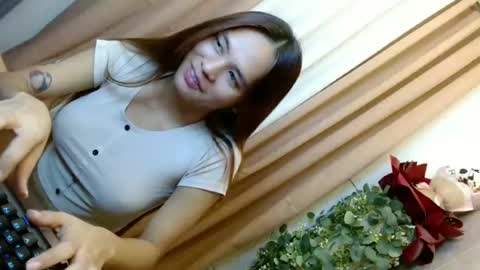 Snapshot of queena10 chatting on 2, 7, 2026 CALL ME YOUR QUEEN AIVY1 online show from 2, 7, 2026