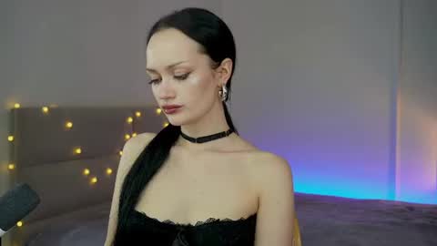 Snapshot of queenaliss chatting on 24, 6, 2026 Your world and the universe Aliss online show from 24, 6, 2026