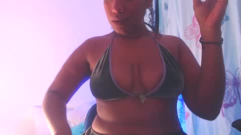 Snapshot of queenalya_ chatting on 27, 9, 2025 Ahlya online show from 27, 9, 2025