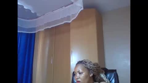 Snapshot of queenbebony2 chatting on 19, 4, 2026 Queenbebony2 online show from 19, 4, 2026