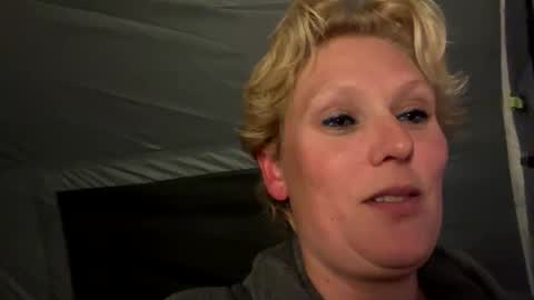 Snapshot of queenbeeangel chatting on 11, 3, 2026 Angel online show from 11, 3, 2026