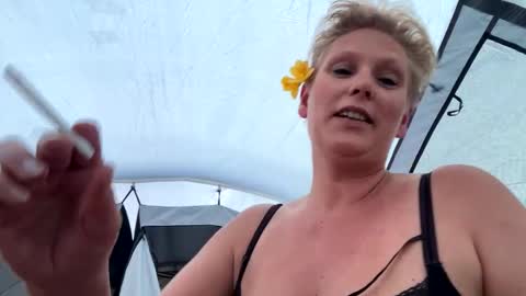 Snapshot of queenbeeangel chatting on 30, 3, 2026 Angel online show from 30, 3, 2026