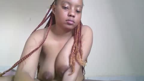 Snapshot of queenbeiby05 chatting on 15, 3, 2026 queen online show from 15, 3, 2026