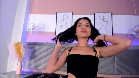 Snapshot of queenbella__ chatting on 31, 7, 2026 online show from 31, 7, 2026