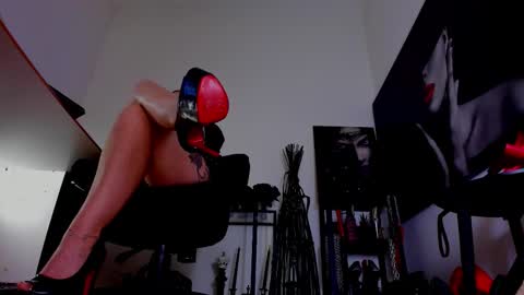 Snapshot of queencatsnow chatting on 25, 2, 2026 Misscatsnow online show from 25, 2, 2026