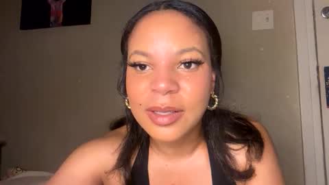 Snapshot of queencreolexo chatting on 17, 12, 2025 queencreolexo online show from 17, 12, 2025