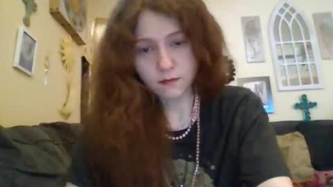 queencrimsonlvx online show from 2, 5, 2026