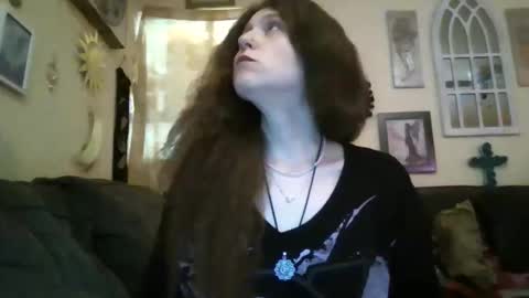 queencrimsonlvx online show from 6, 5, 2026