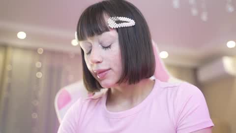 Nelly  INSTA  queenelia  online show from 1, 12, 2025